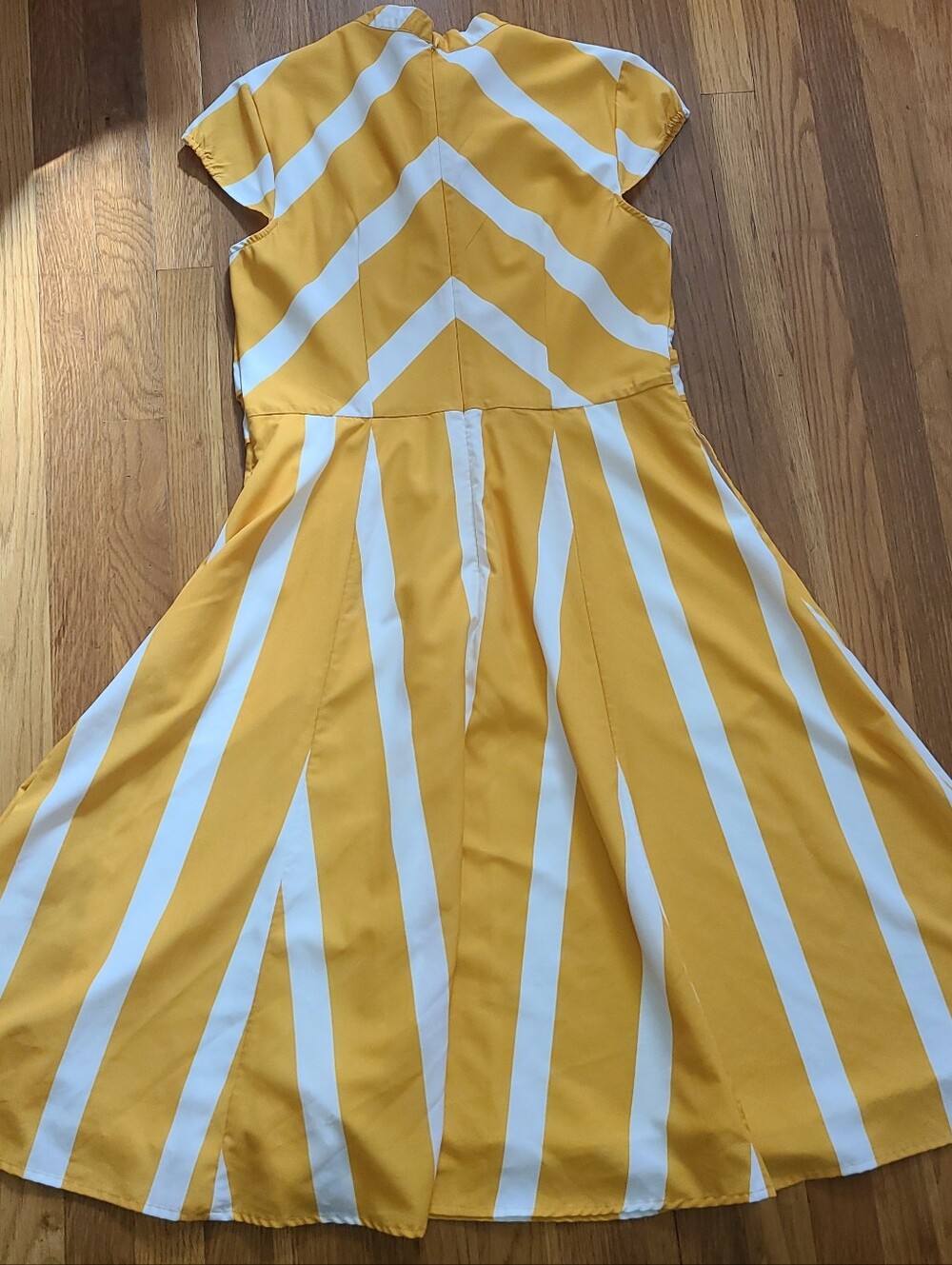 Zapelle Yellow & White Chevron Fit-and-Flare Dress Size XL-16 - Picture 2 of 6